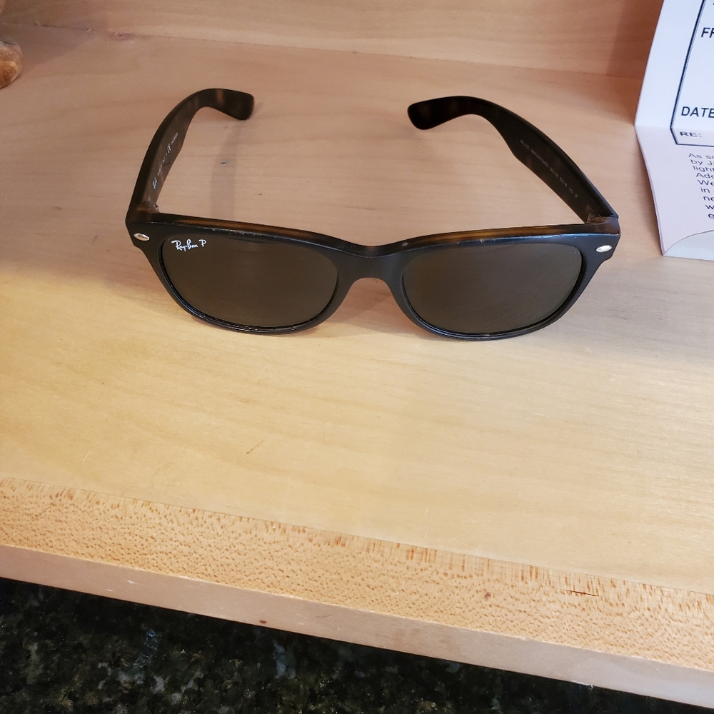 Raybans sunglasses